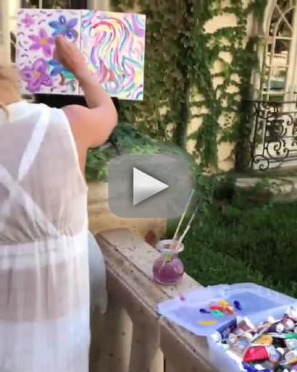 Britney Spears: Look at My Awesome Painting!