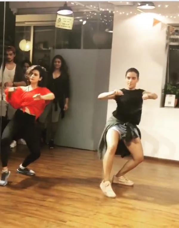  WATCH: Dangal girls Sanya Malhotra and Fatima Sana Shaikh show off sexy moves on Rihanna's 'Work' 